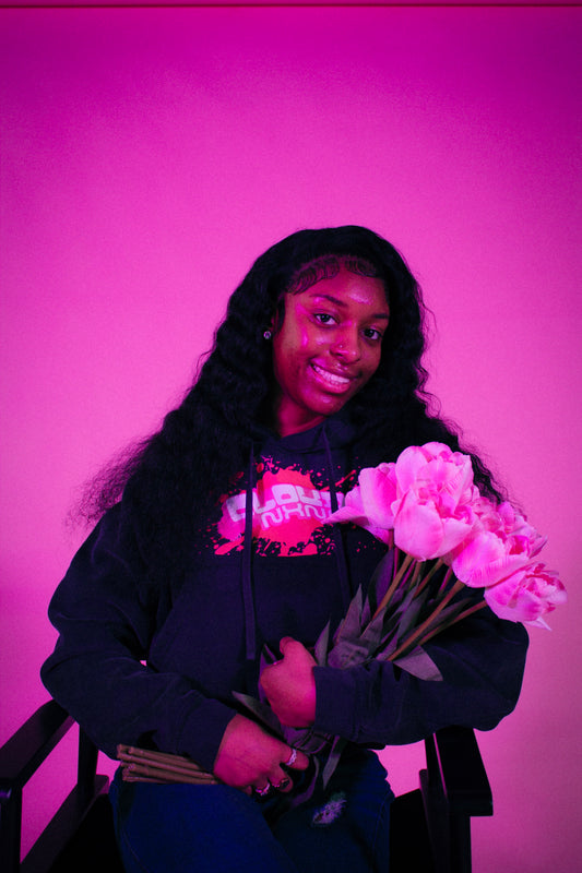 "PRETTY GIRLS WEAR CLOUDNXNE" Women's Cropped Hoodie